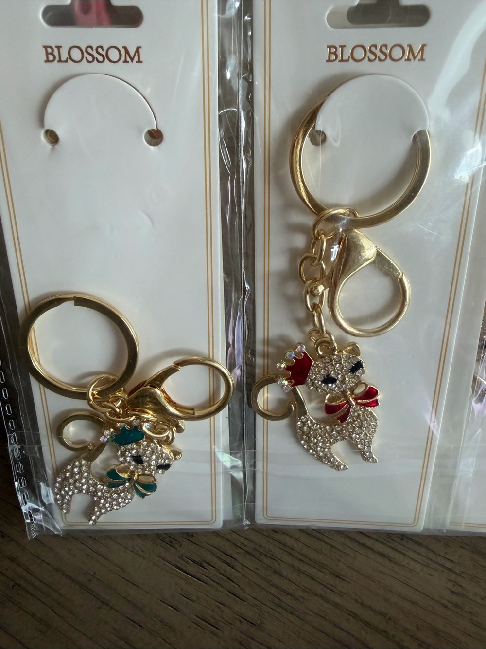 12 Gold and Silver Cat Keychain with Crown and Bow Bag charms - Picture 3 of 3